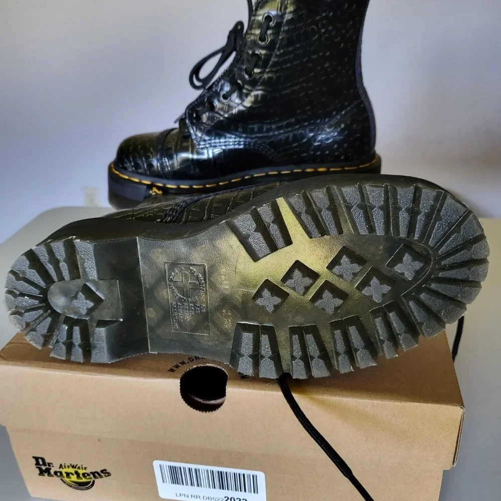 Dr. Martens Wild Croc Sinclair boots - Picture 6 of 16